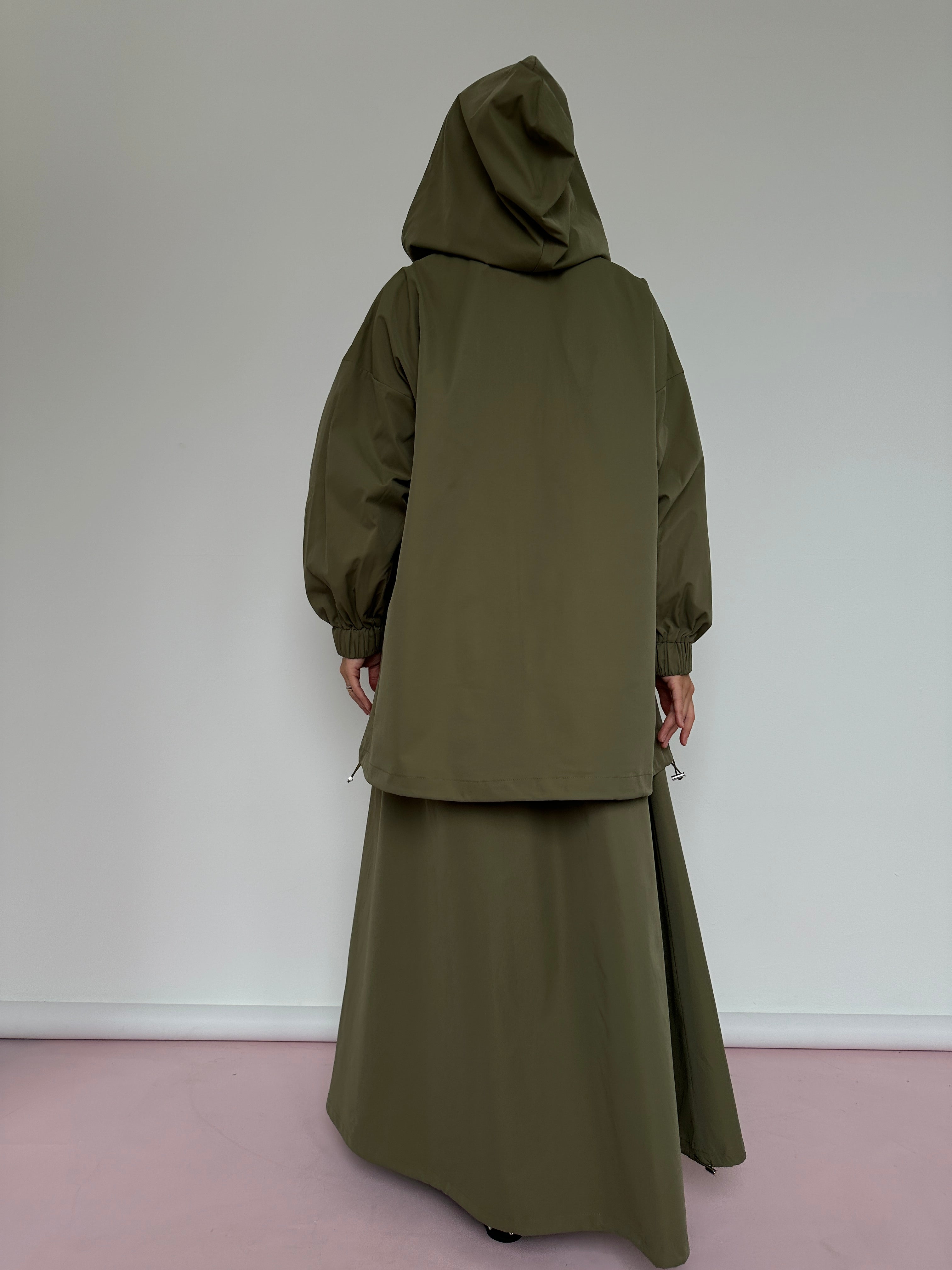 Style élégant et protection contre la pluie Jupe longue imperméable + pull léger avec capuche et fermeture éclair. Parfait pour un look tendance et pratique en toute saison