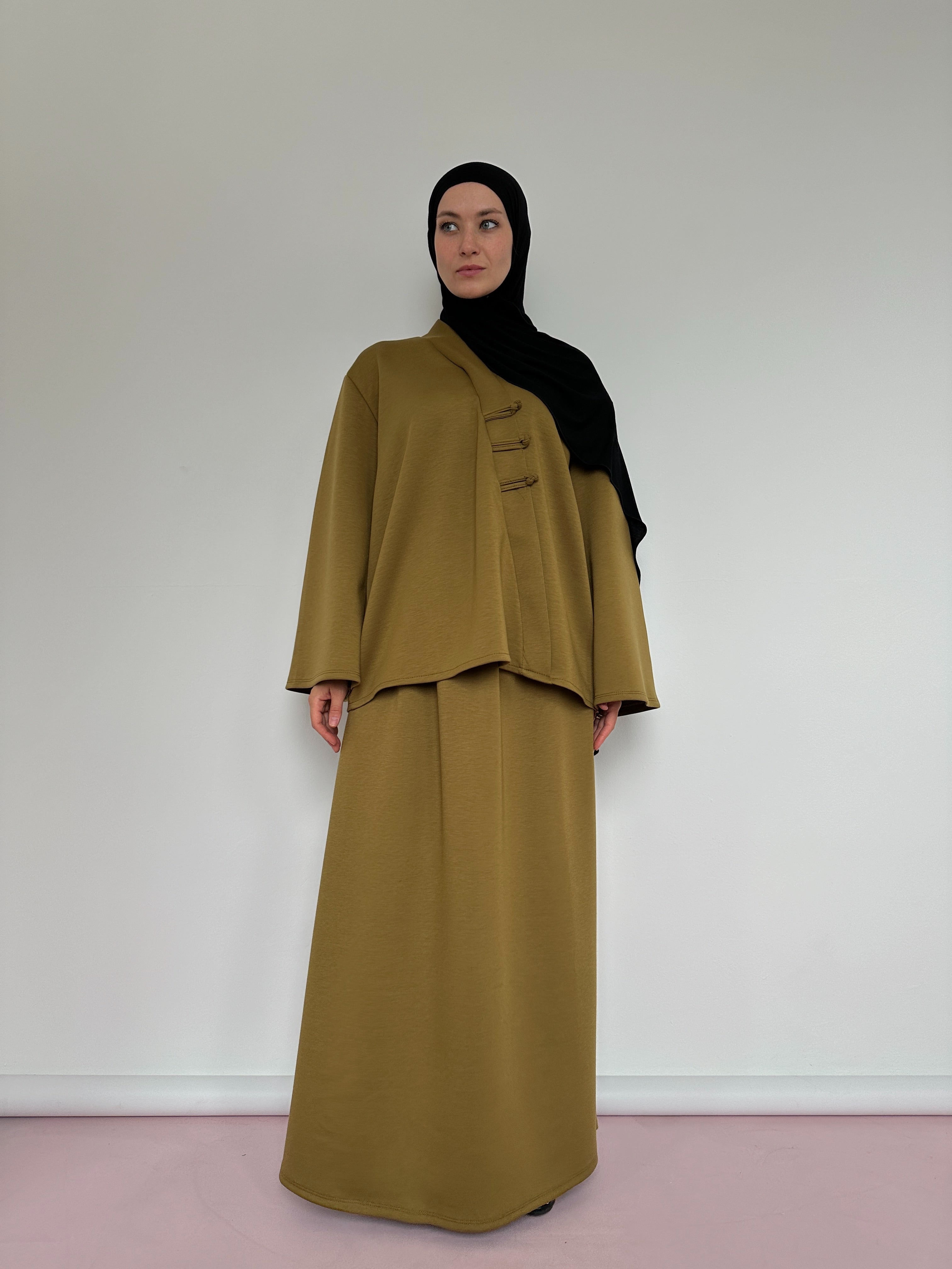 Ensemble Sakura olive – jupe longue avec poches et blouse kimono élégante BANTIK