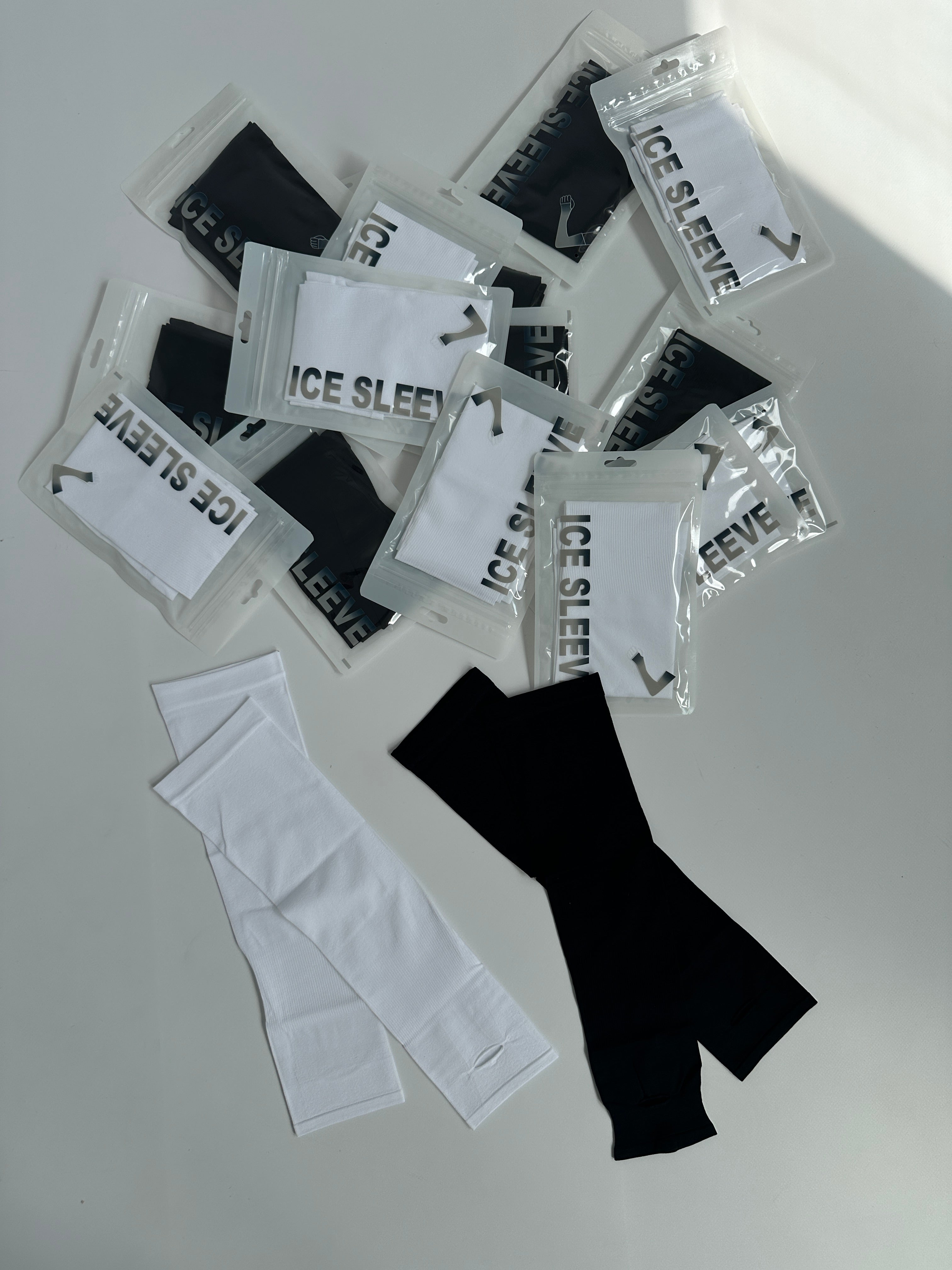 manches sous abaya
• manches de maintien hijab
• manches longues pour abaya
• protection avant-bras abaya
• accessoires pour femmes voilées
• manches invisibles abaya
• tenue pudique femme musulmane
• modest fashion France
• vêtements musulmans femme
• manches blanches sous kimono