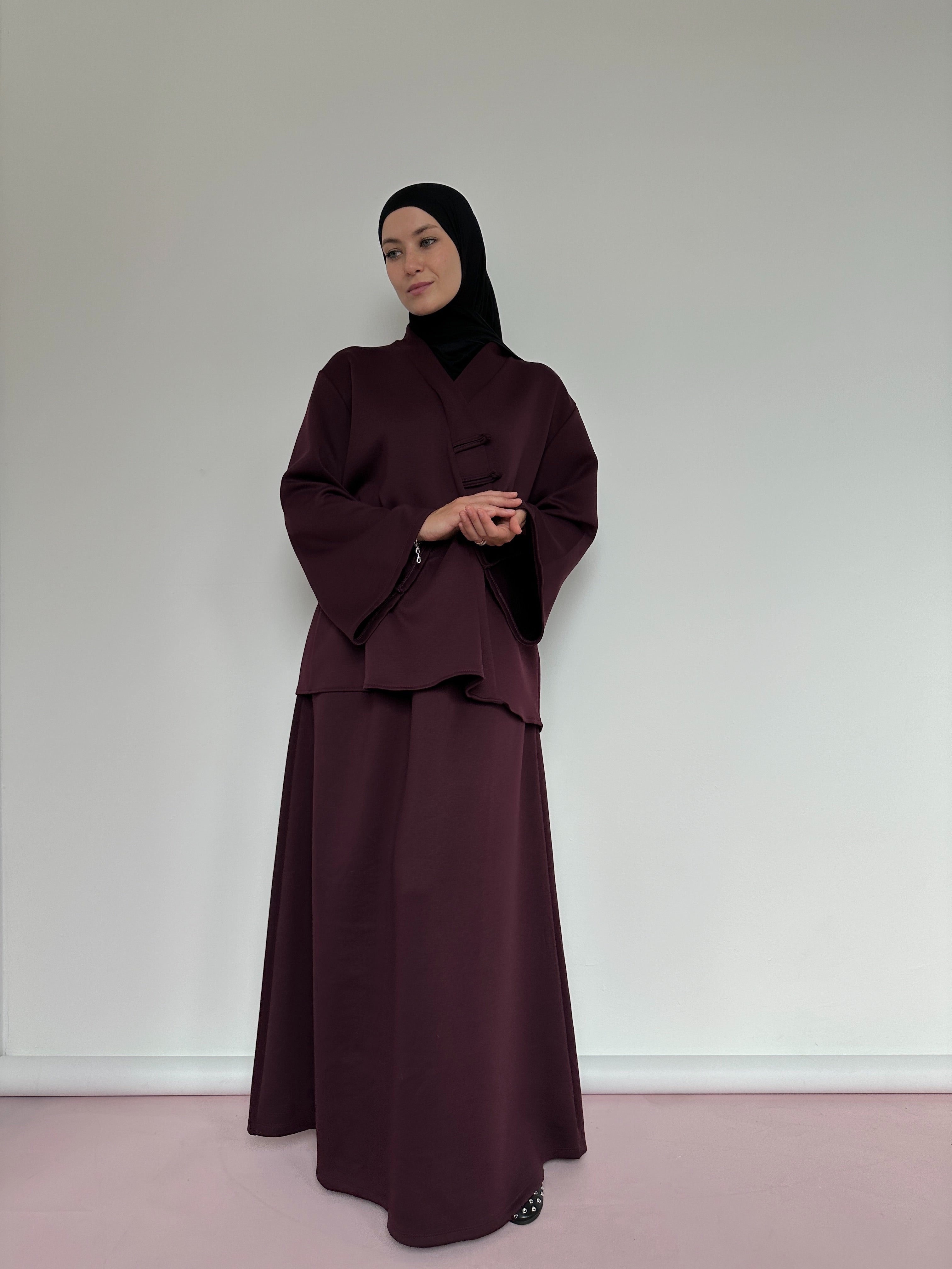 Ensemble Sakura aubergine – jupe longue avec poches et blouse kimono élégante BANTIK