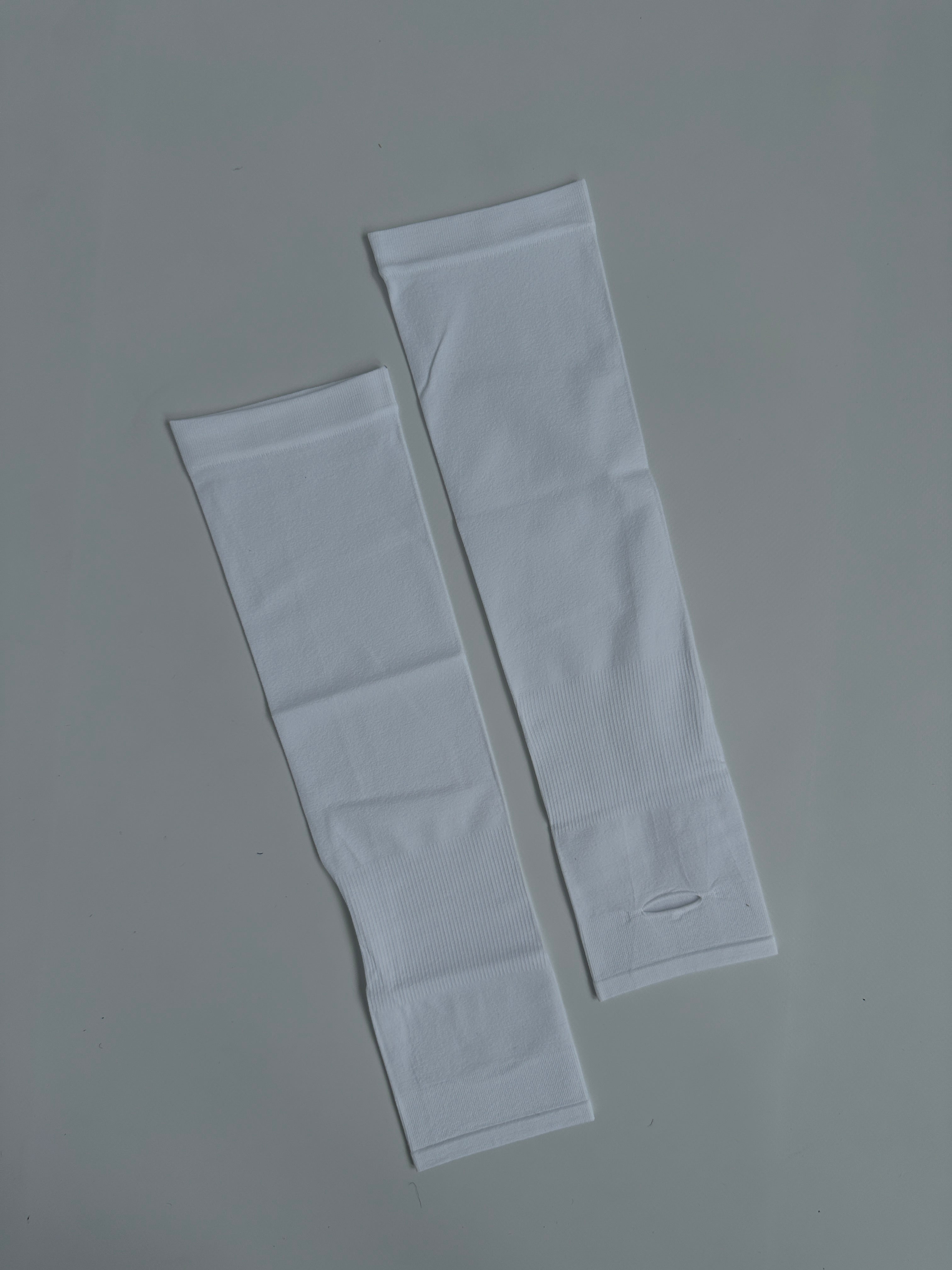 manches sous abaya
• manches de maintien hijab
• manches longues pour abaya
• protection avant-bras abaya
• accessoires pour femmes voilées
• manches invisibles abaya
• tenue pudique femme musulmane
• modest fashion France
• vêtements musulmans femme
• manches blanches sous kimono