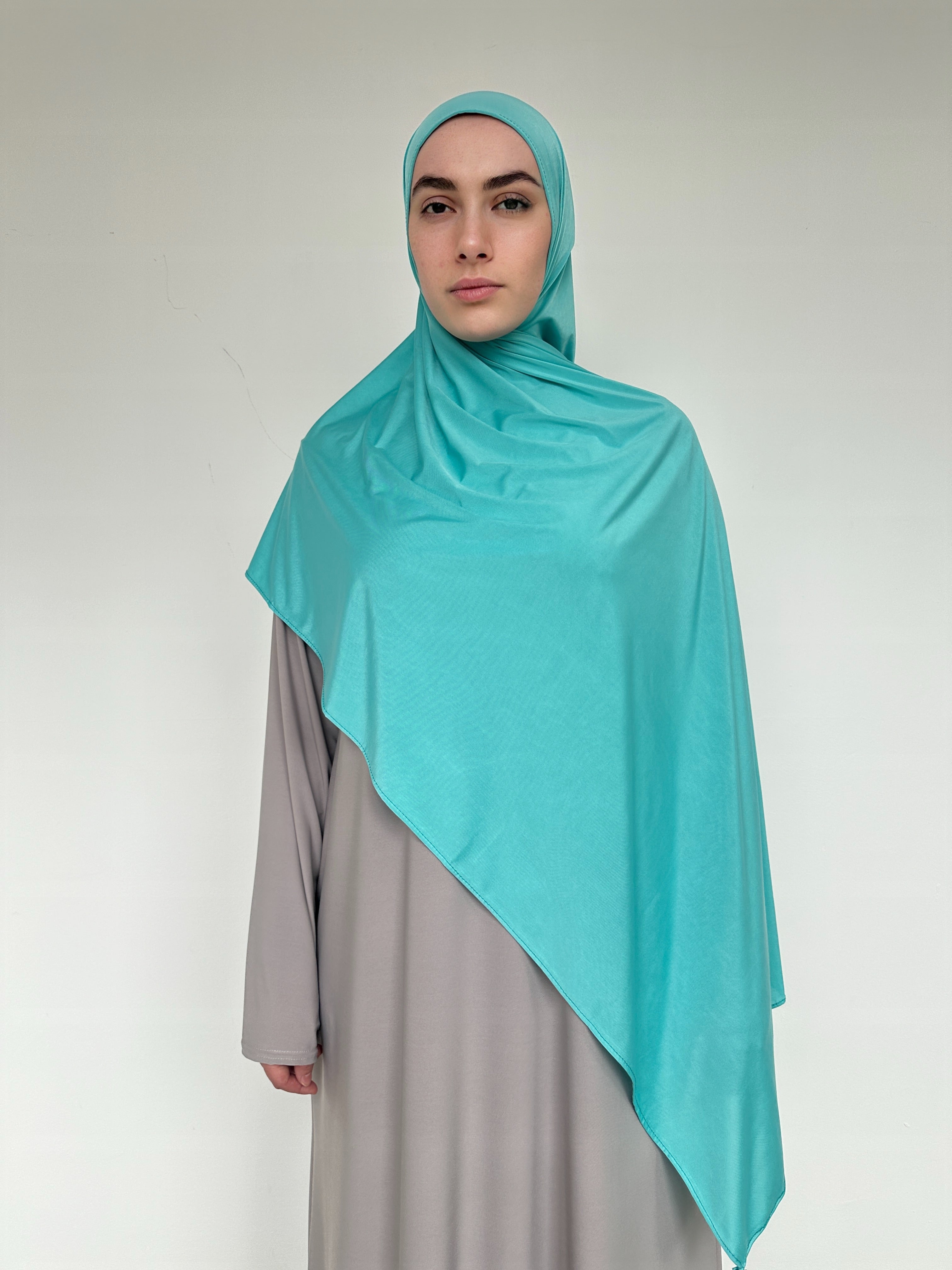 Hijab Jersey Liquid vert menthe givrée, teinte pastel douce.