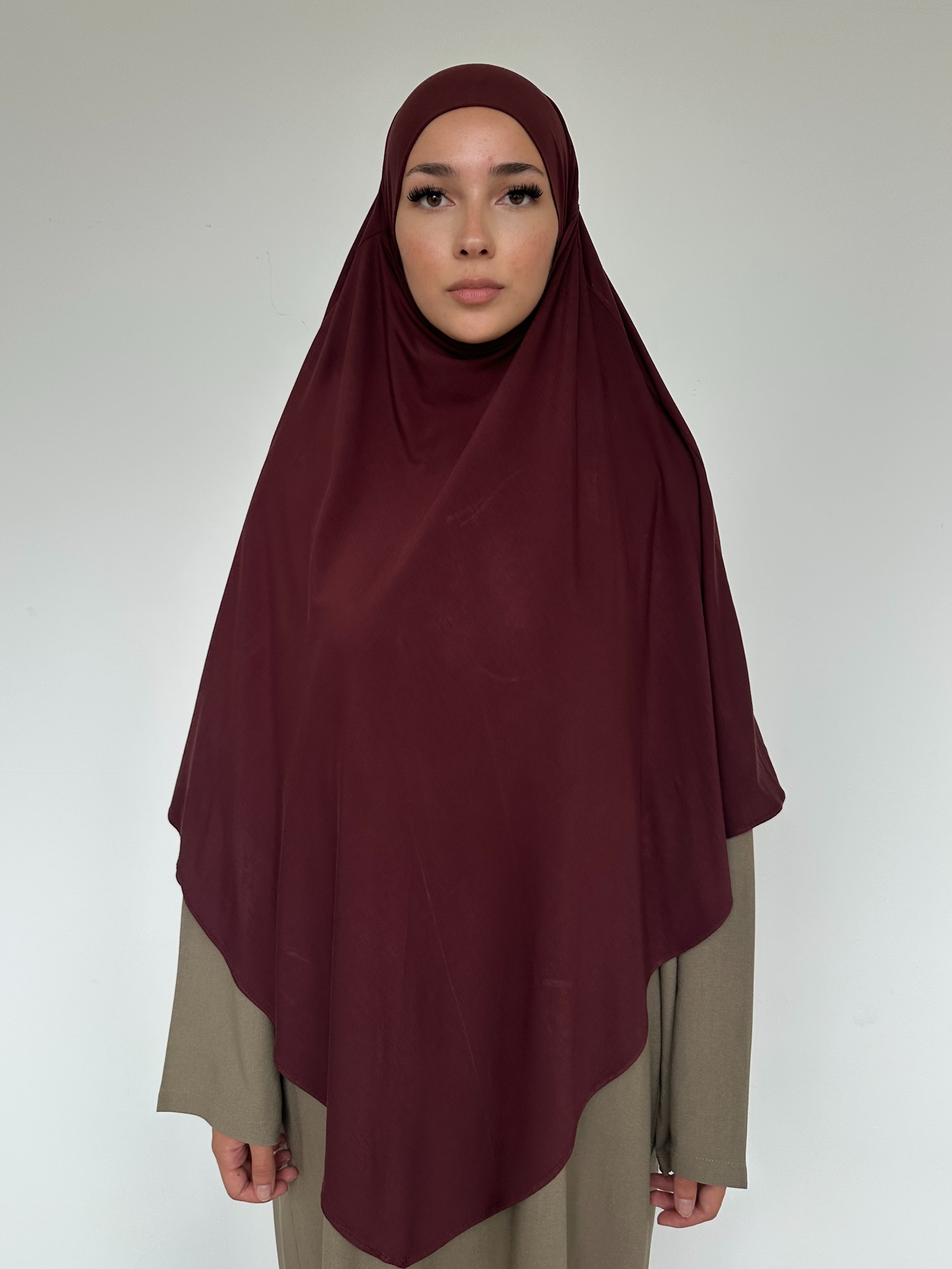 Khimar bambou lie-de-vin long et fluide pour femme musulmane