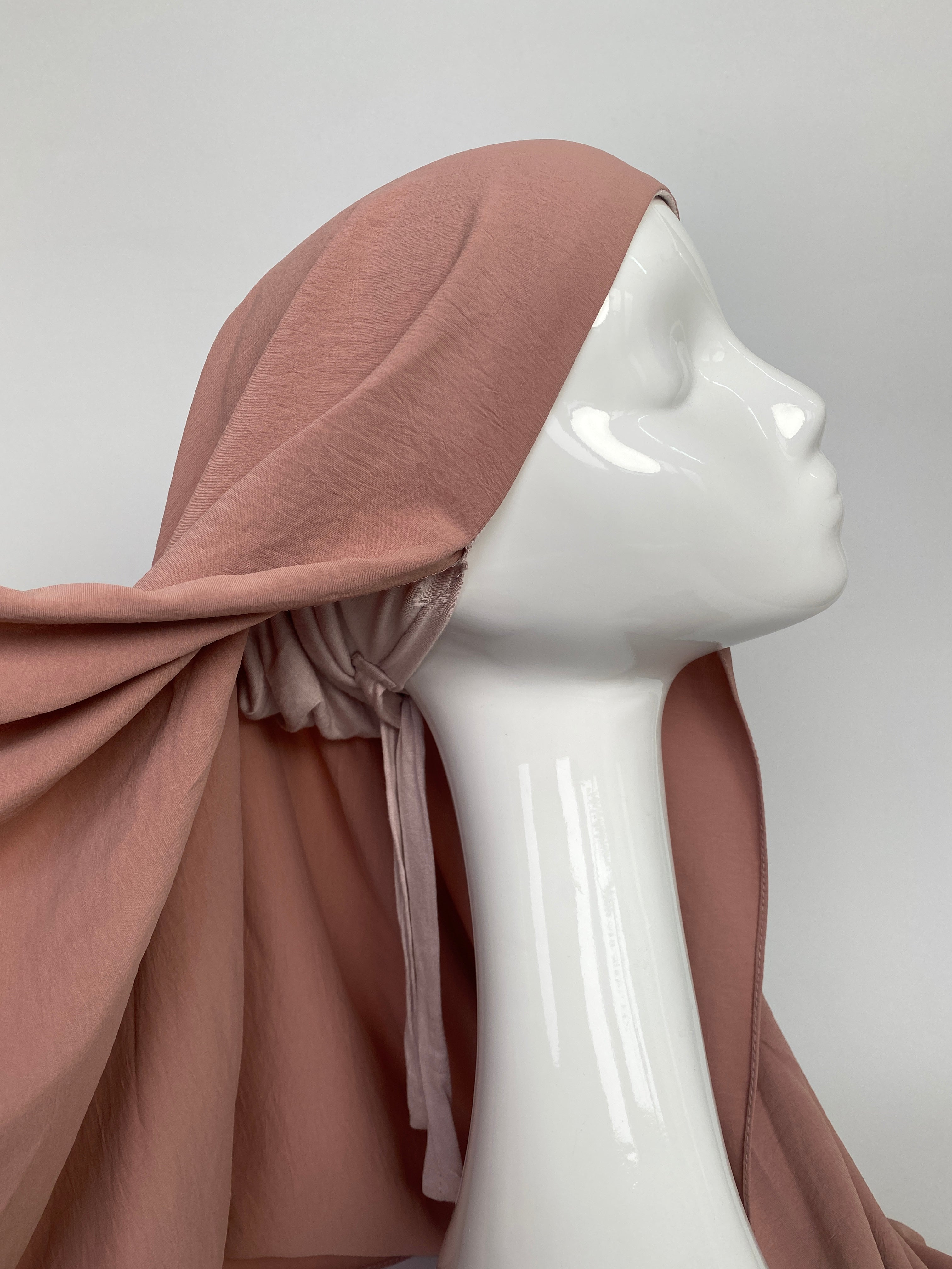 Hijab à enfiler nude, slip on hijab, hijab easy to wear, hijab facile à enfiler.