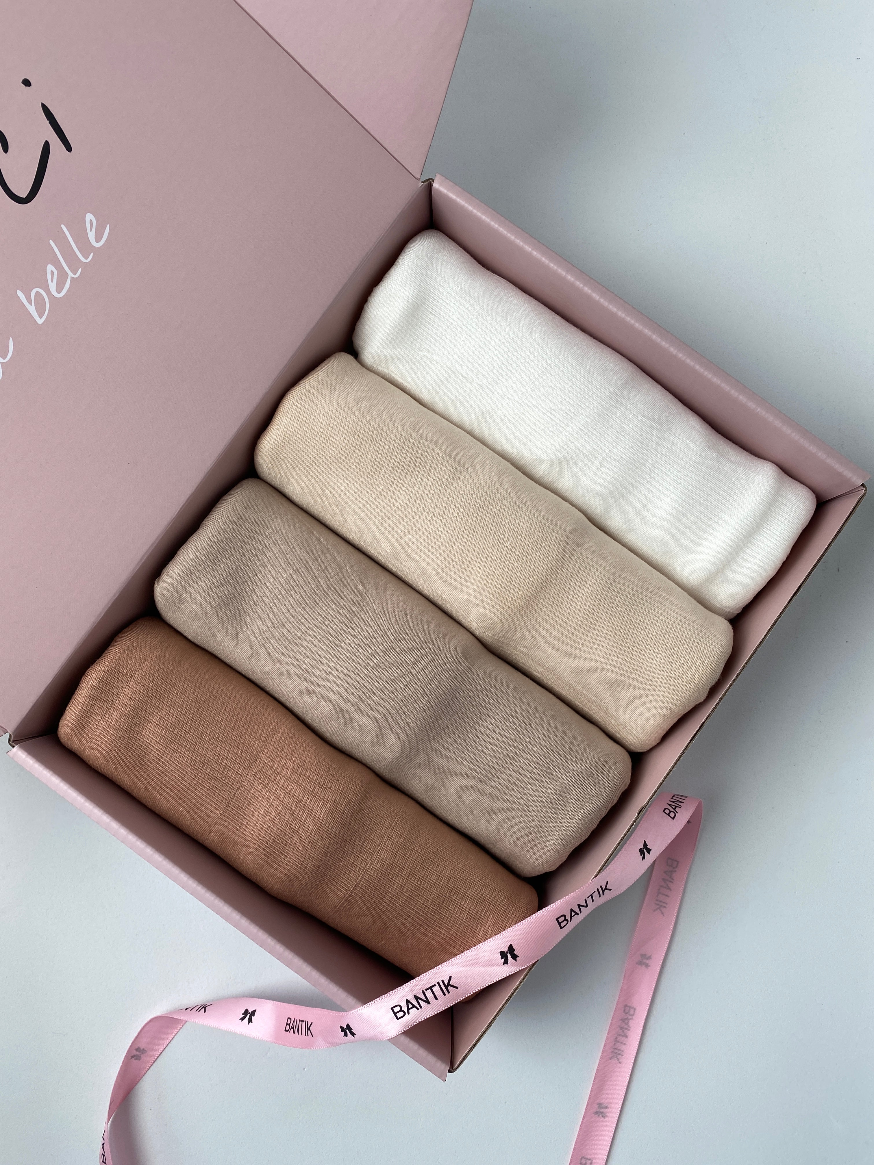 Hijab box jersey, hijabs pour femme Musulmane, hijab voile islamique, jersey hijab box, gift idea for Muslim Women, idée cadeau pour femme musulmane, hijab jersey couleur taupe, rose, beige et bleu marron