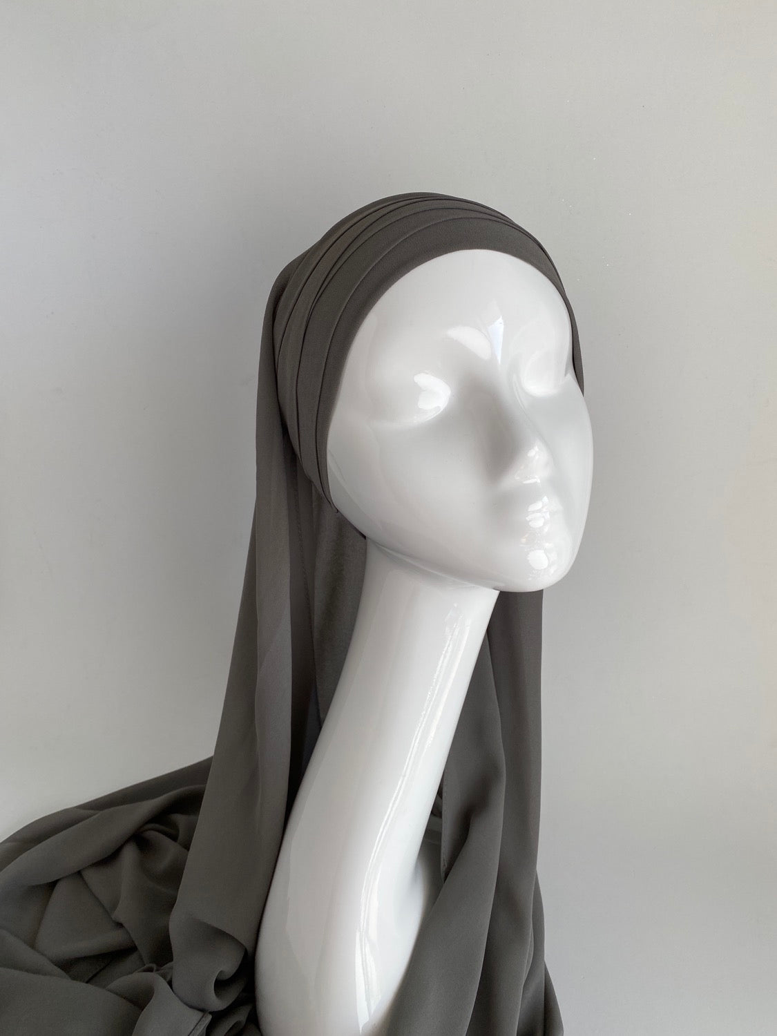 HIJAB À ENFILER MOUSSELINE GRIS FONCÉ - BANTIK