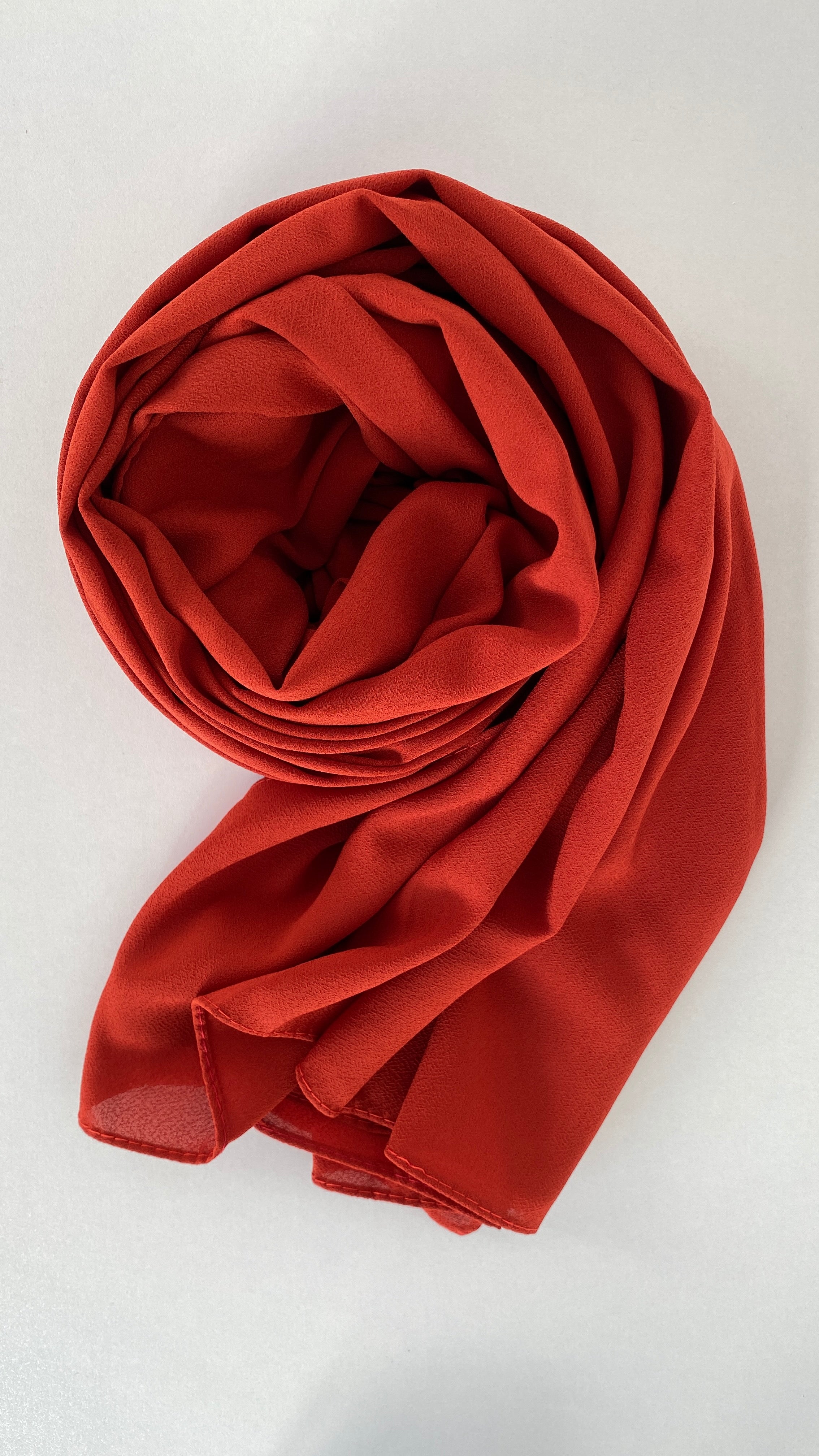 Hijab opaque, hijab pas transparent, hijab rouge, not see trough chiffon hijab.