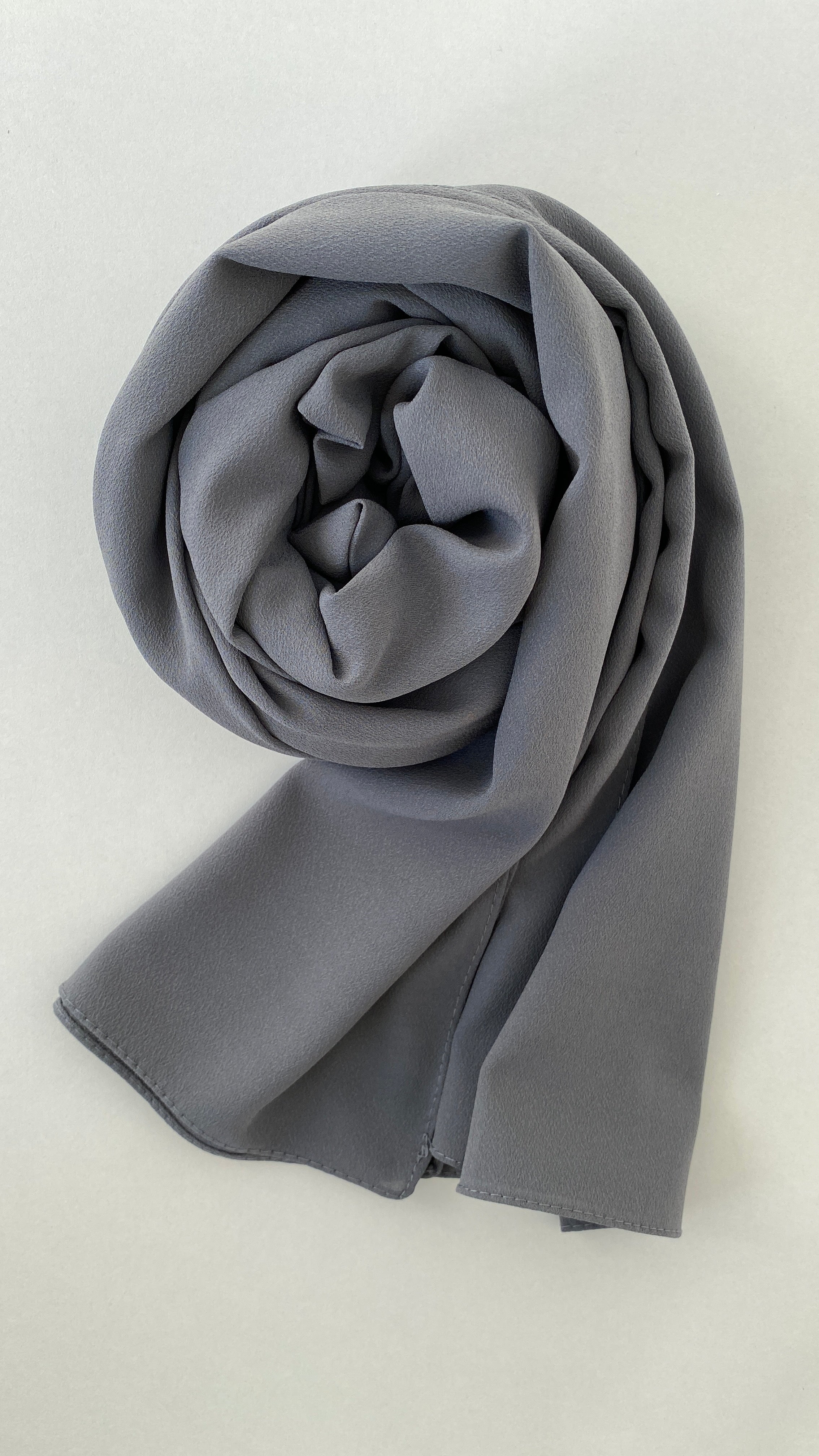 Hijab opaque, hijab pas transparent, hijab gris, not see trough chiffon hijab.