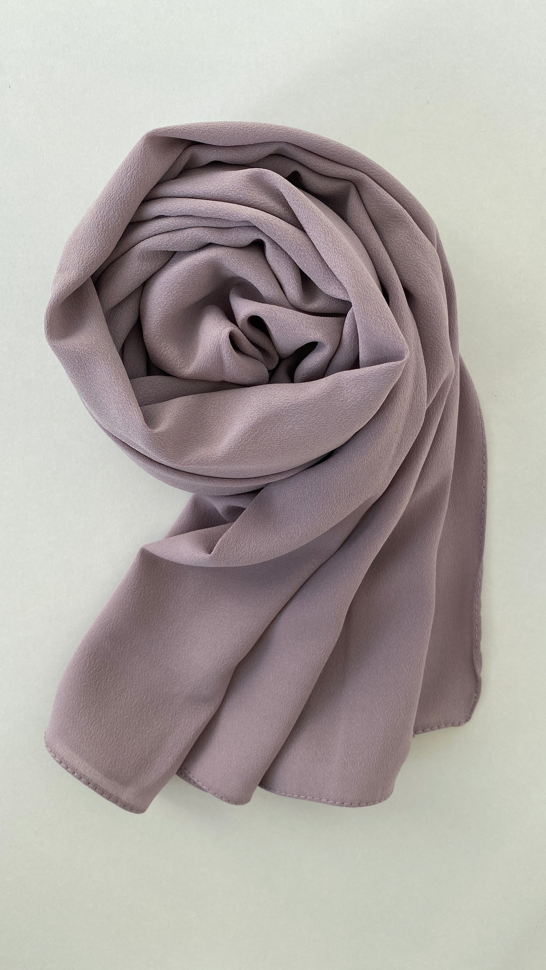 Hijab opaque, hijab pas transparent, hijab lilas, not see trough chiffon hijab.