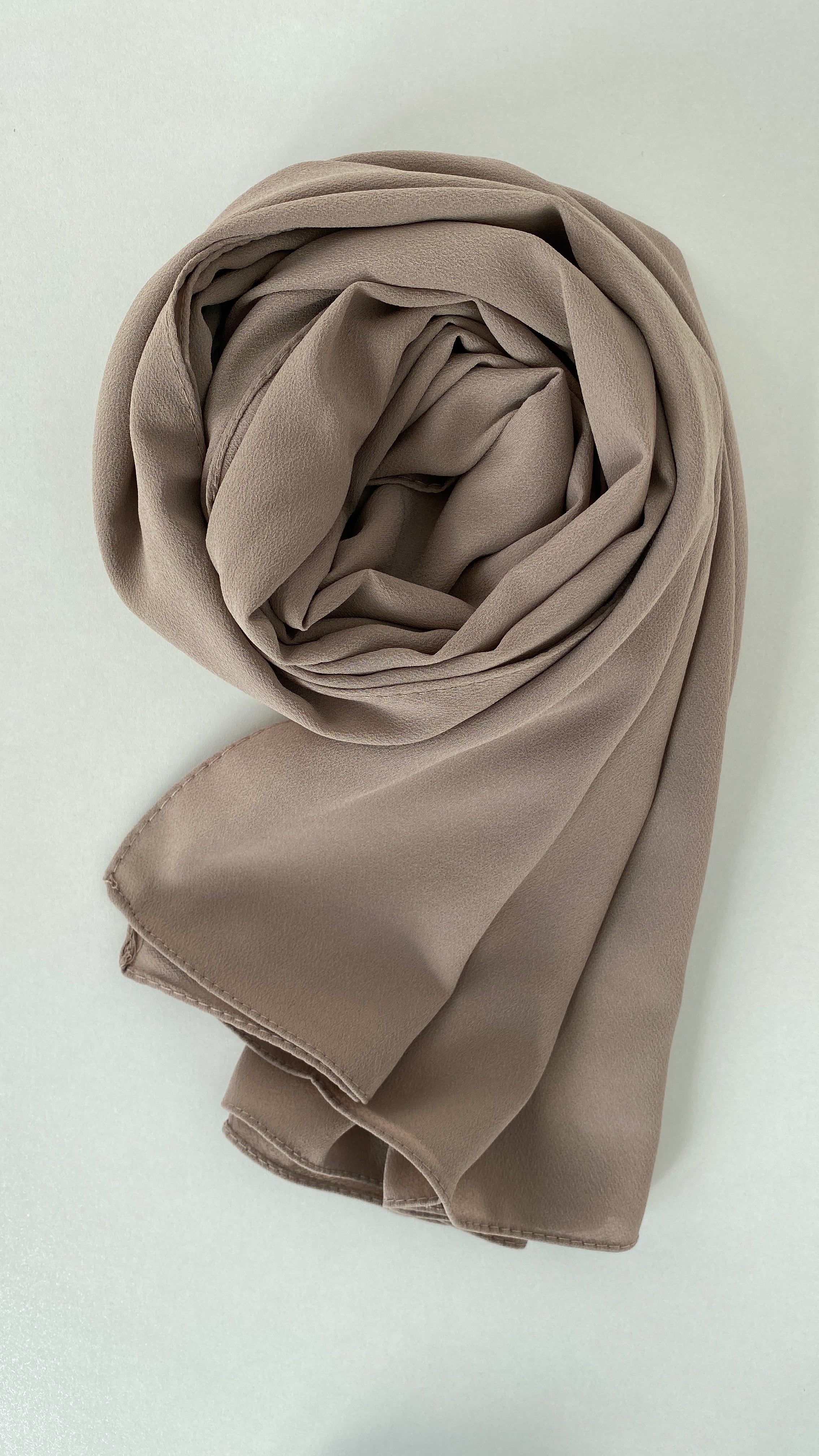 Hijab opaque, hijab pas transparent, hijab beige, not see trough chiffon hijab.