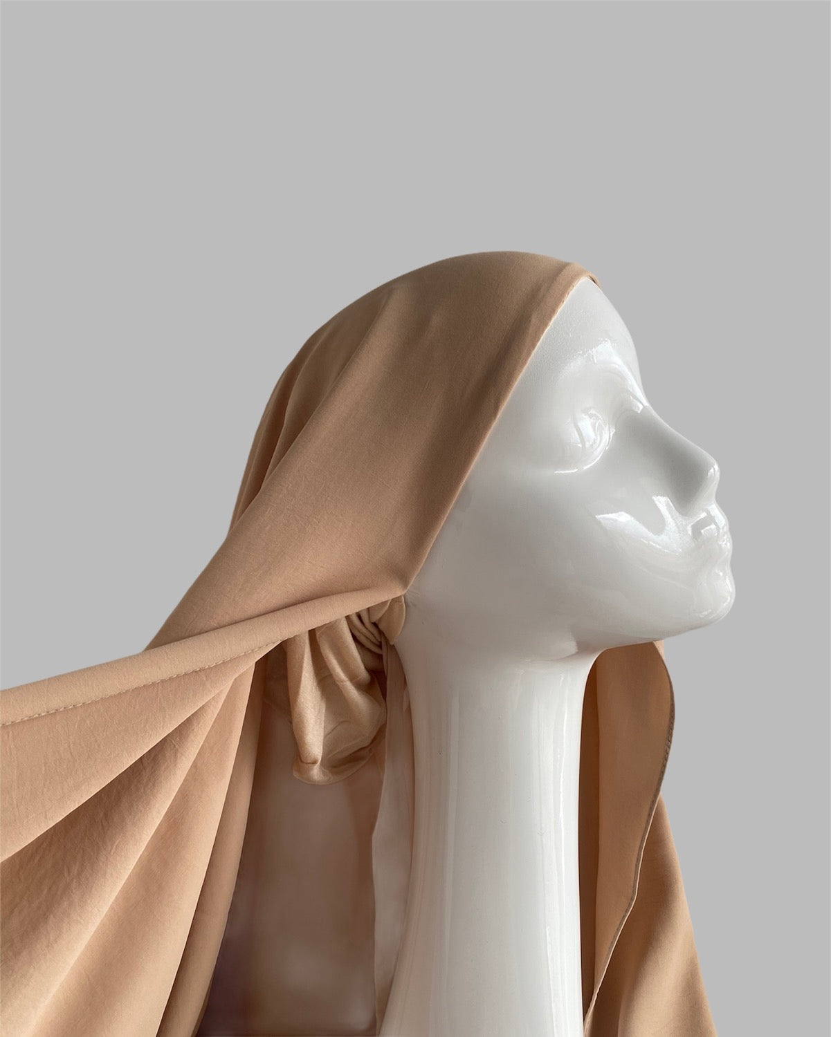 Hijab à enfiler, hijab qui s’enfile, hijab facile à porter, hijab avec bonnet caché, hijab jazz, beige