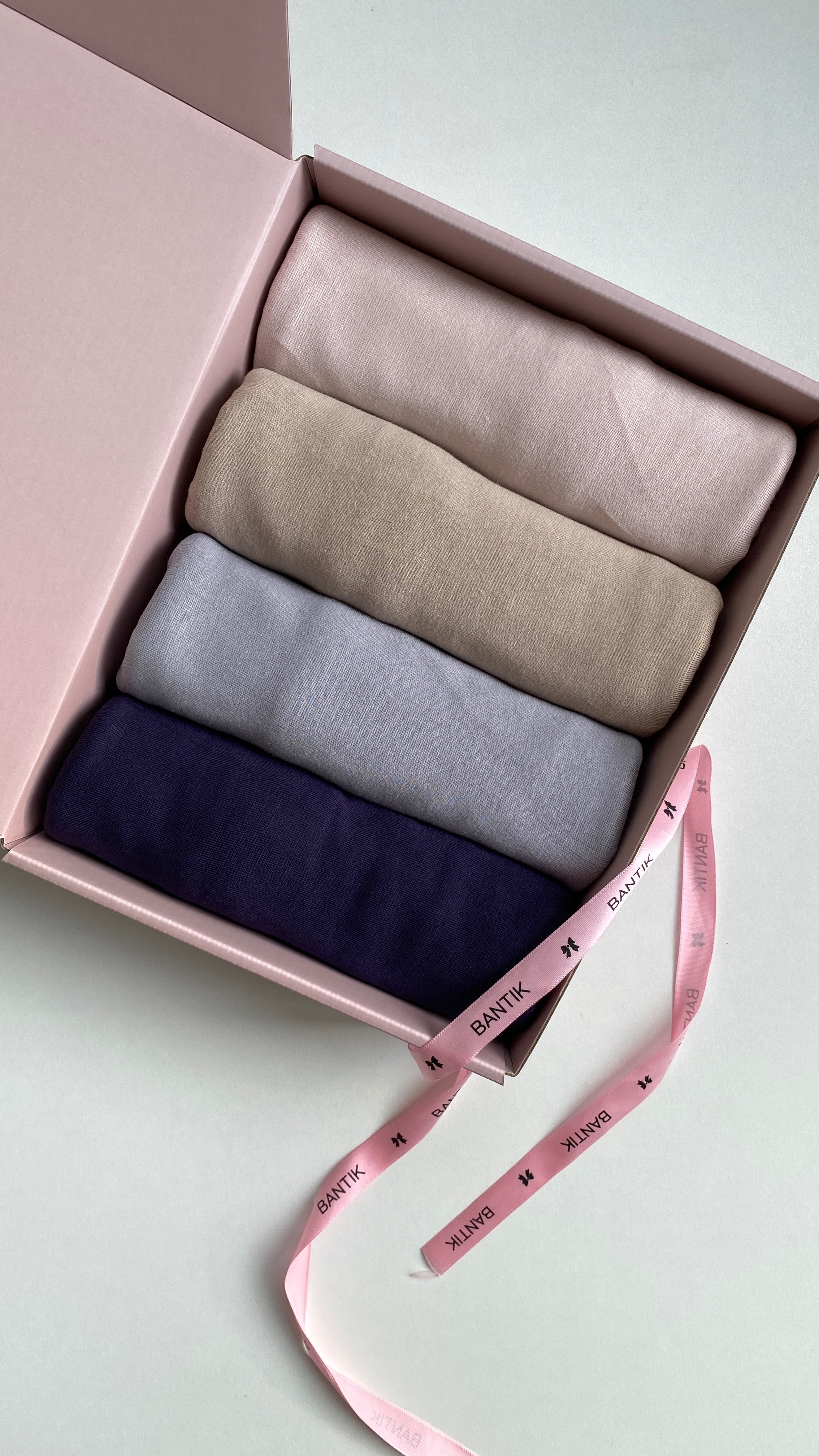 Hijab box jersey, hijabs pour femme Musulmane, hijab voile islamique, jersey hijab box, gift idea for Muslim Women, idée cadeau pour femme musulmane, hijab jersey couleur taupe, rose, turquoise et bleu foncé