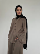 Ensemble Sakura taupe – jupe longue avec poches et blouse kimono élégante BANTIK