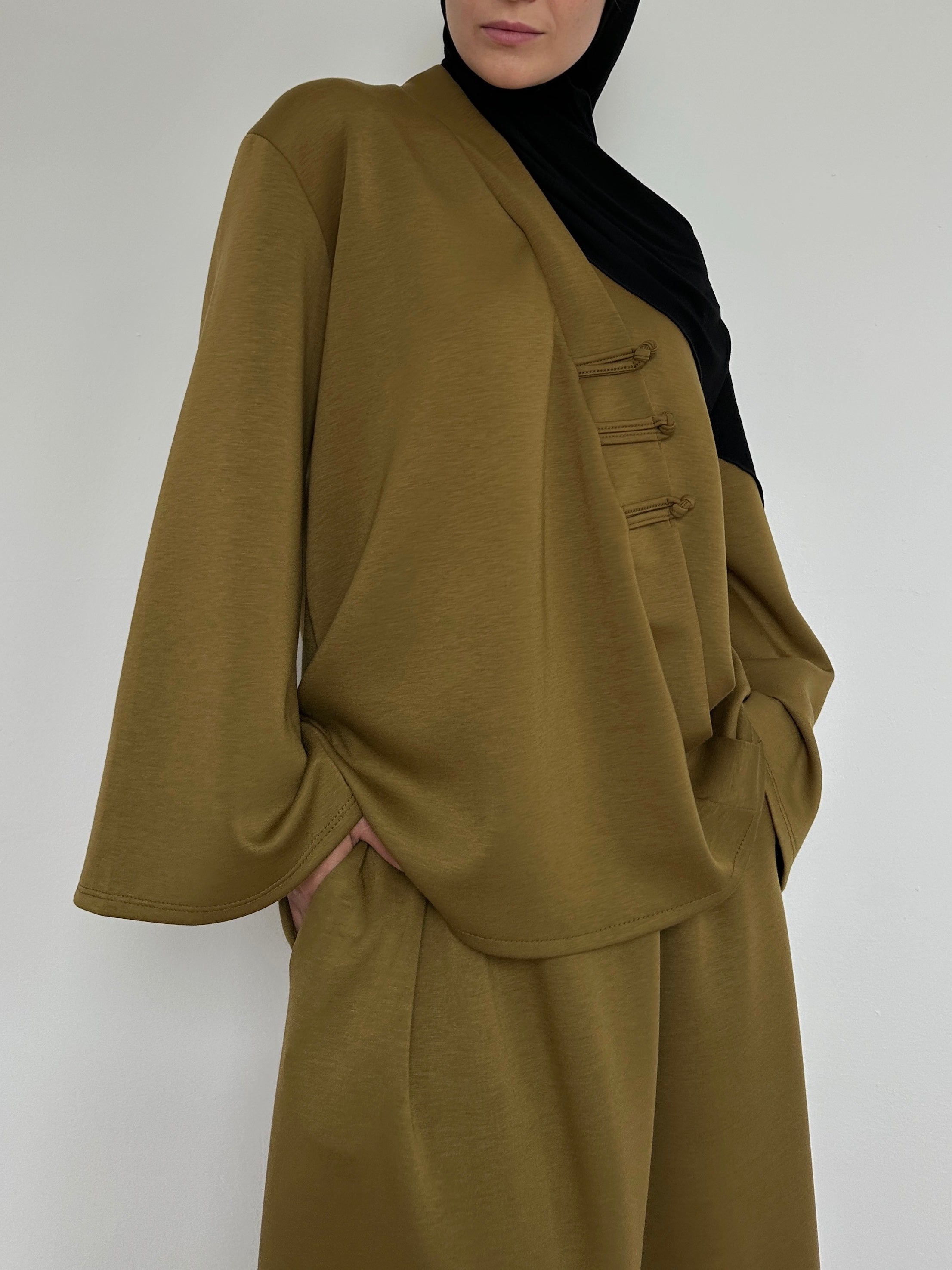 Ensemble Sakura olive – jupe longue avec poches et blouse kimono élégante BANTIK