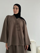 Ensemble Sakura taupe – jupe longue avec poches et blouse kimono élégante BANTIK