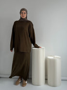 Ensemble Maille Jupe et Pull kaki– jupe 100 cm et pull col montant avec manches tombantes – BANTIK