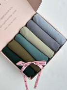 Box cadeau 6 hijabs en Soie de Médine teintes nude et poudrées.