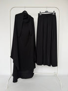 Jilbab noir avec jupe longue, coupe ample et fluide