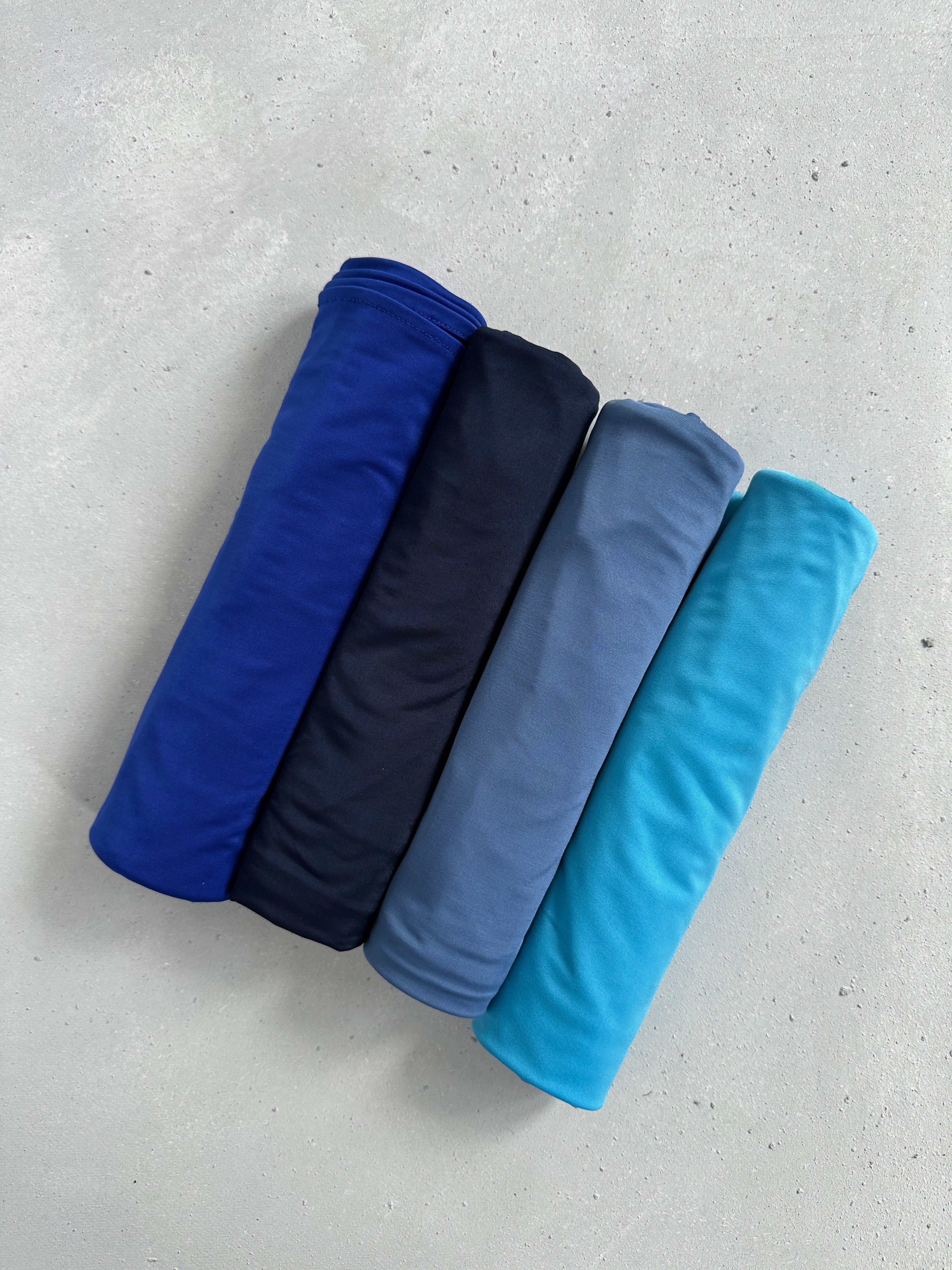 Hijab bleu marine en jersey liquide, confort et douceur xxl 