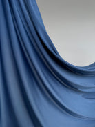 Hijab premium jersey liquide coloris bleu fumé ou orage.