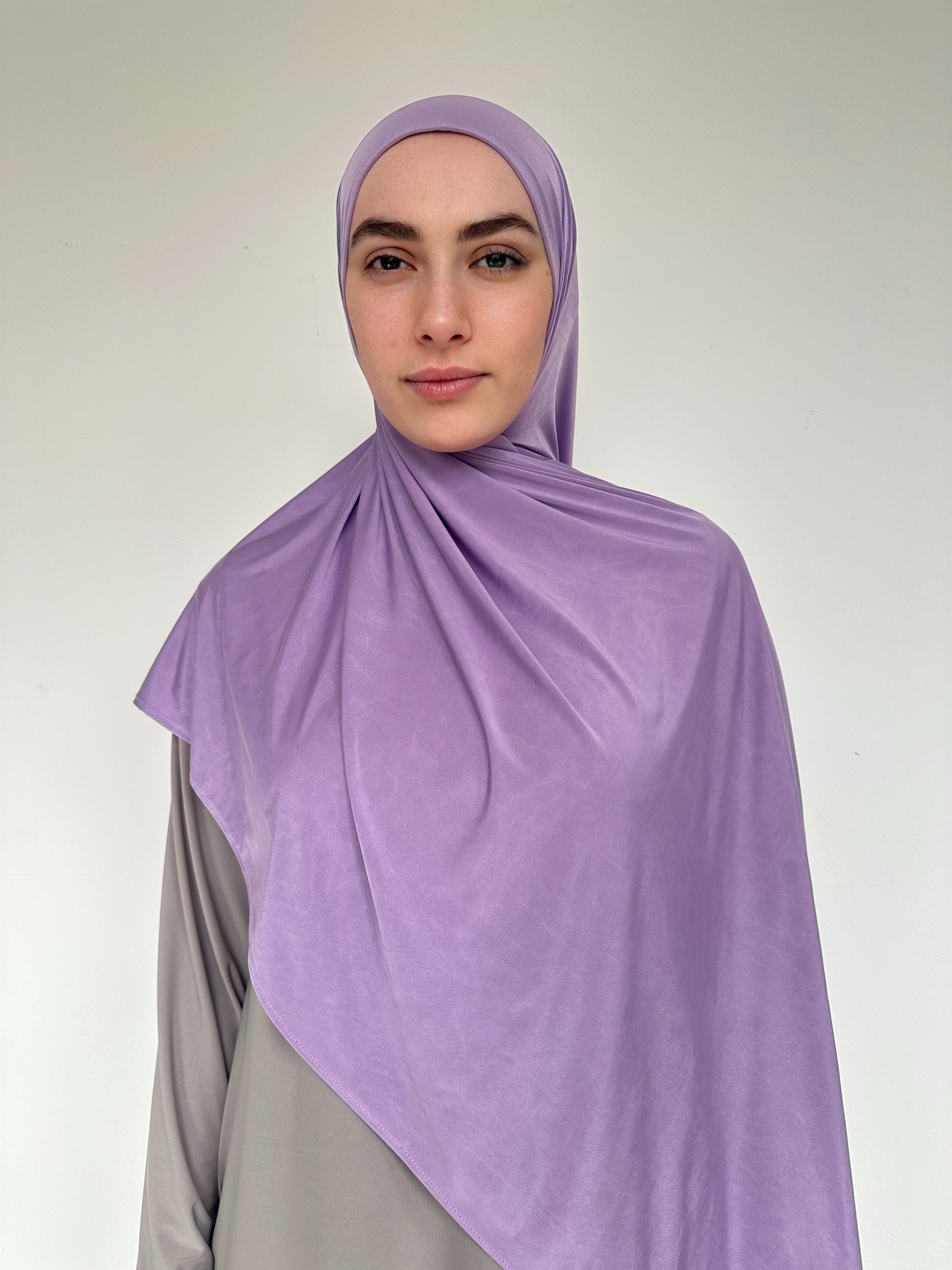 Hijab Jersey Liquid mauve lilas, une teinte pastel douce et féminine.