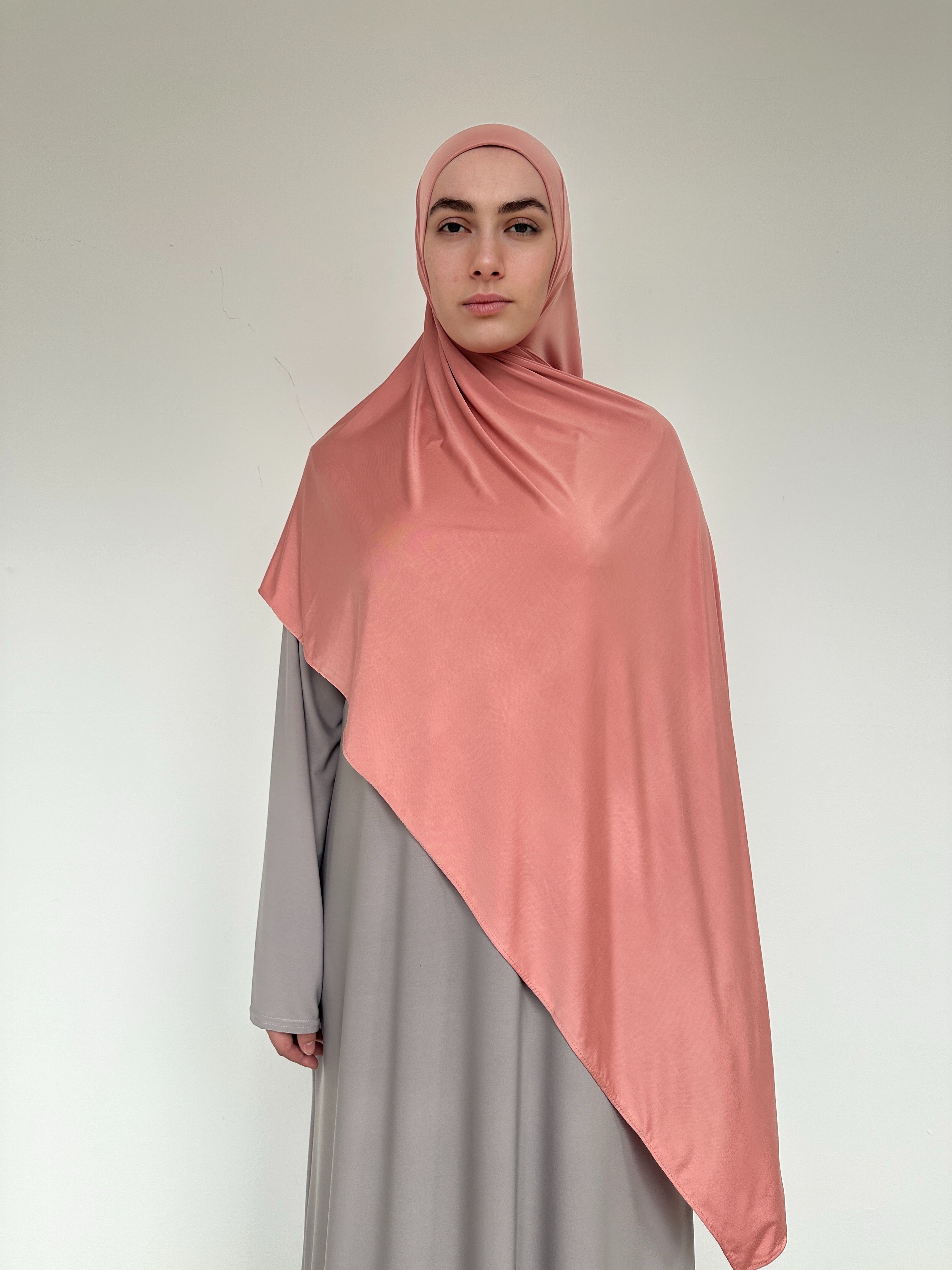 Hijab Jersey Liquid rose poudré, l'essentiel pour un look nude.