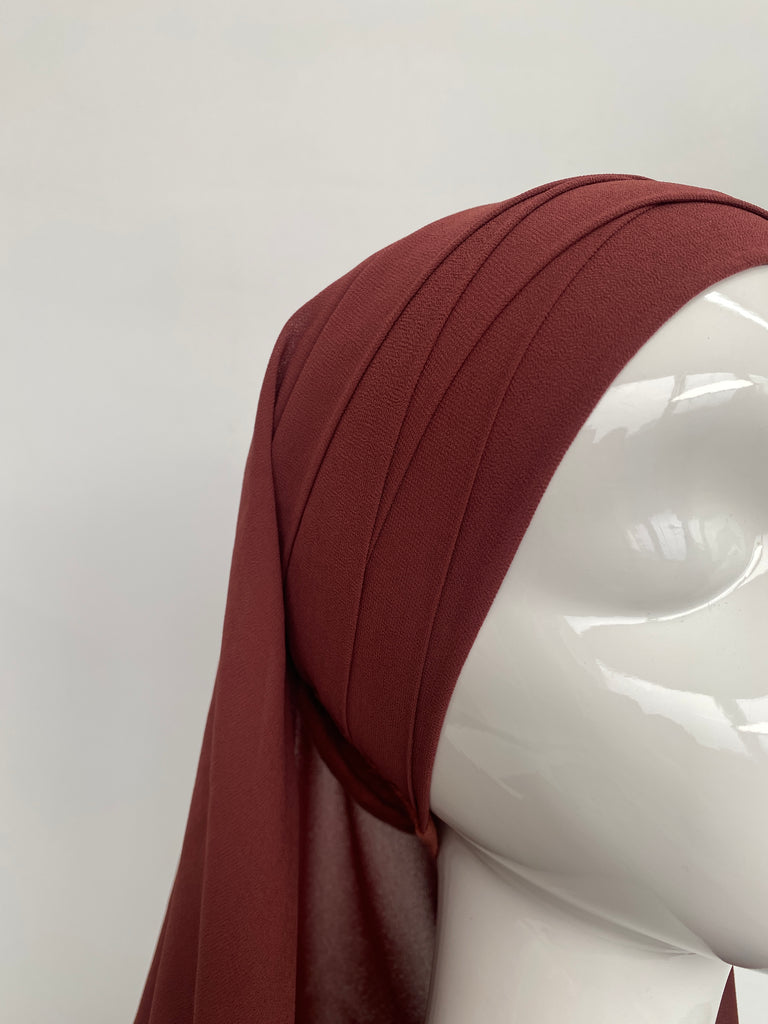 Hijab à enfiler marron, brown slip on hijab, hijab easy to wear, hijab facile à enfiler.