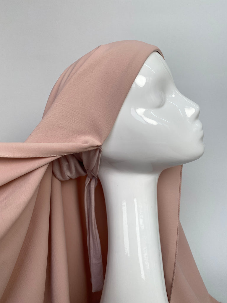 Hijab à enfiler nude, slip on hijab, hijab easy to wear, hijab facile à enfiler.