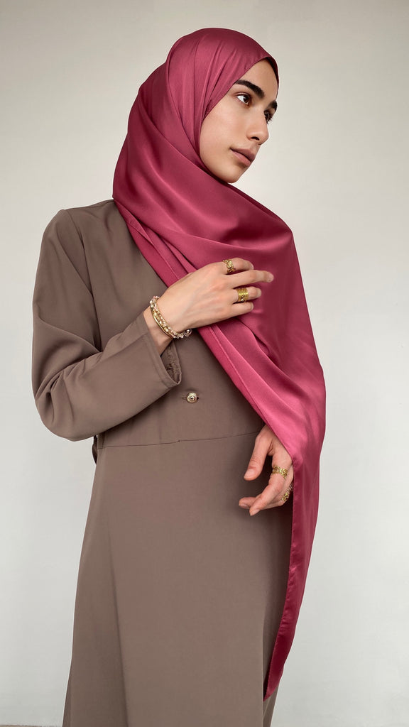 Hijab satin couleur framboise