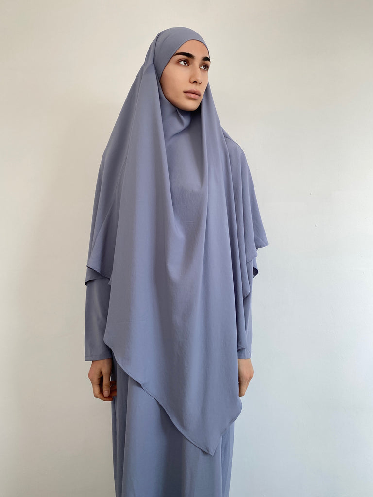 Ensemble pour femme Musulmane, ensemble pour hijabi, hijabi sets, ensemble modeste fashion, ensemble robe et khimar, ensemble abaya et khimar, vêtements mode modeste, gris