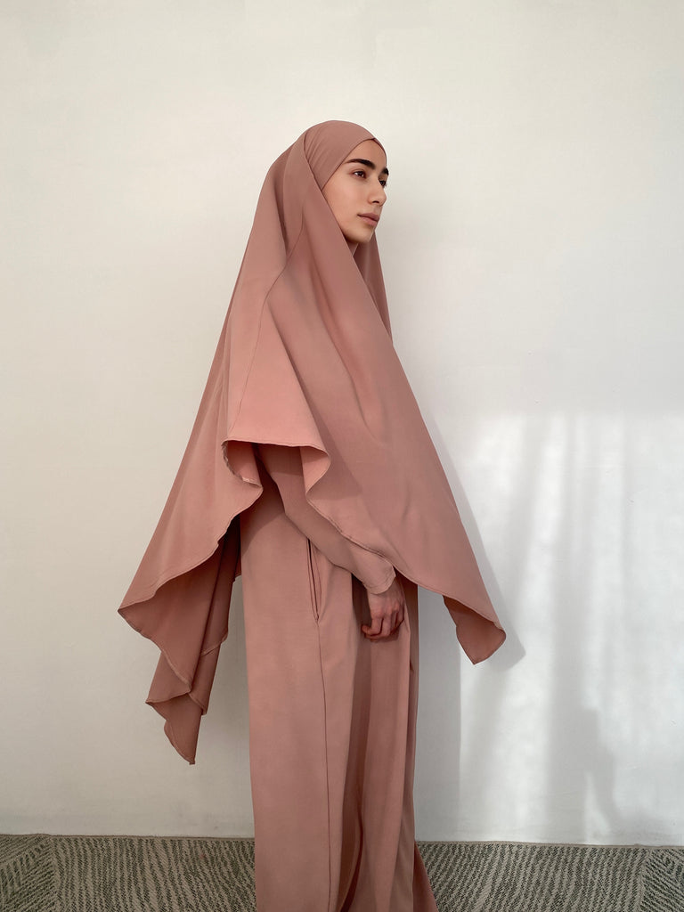 Ensemble pour femme Musulmane, ensemble pour hijabi, hijabi sets, ensemble modeste fashion, ensemble robe et khimar, ensemble abaya et khimar, vêtements mode modeste, rose
