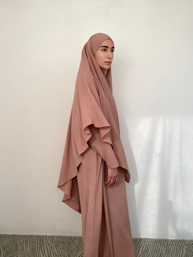 Ensemble pour femme Musulmane, ensemble pour hijabi, hijabi sets, ensemble modeste fashion, ensemble robe et khimar, ensemble abaya et khimar, vêtements mode modeste, rose
