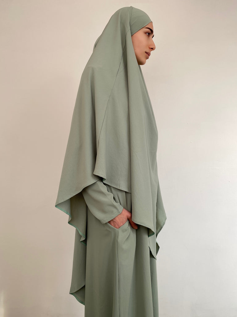 Ensemble pour femme Musulmane, ensemble pour hijabi, hijabi sets, ensemble modeste fashion, ensemble robe et khimar, ensemble abaya et khimar, vêtements mode modeste, couleur pistache